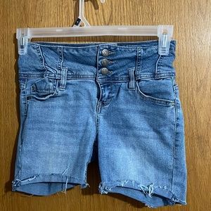 Blue spice jean shorts size 5